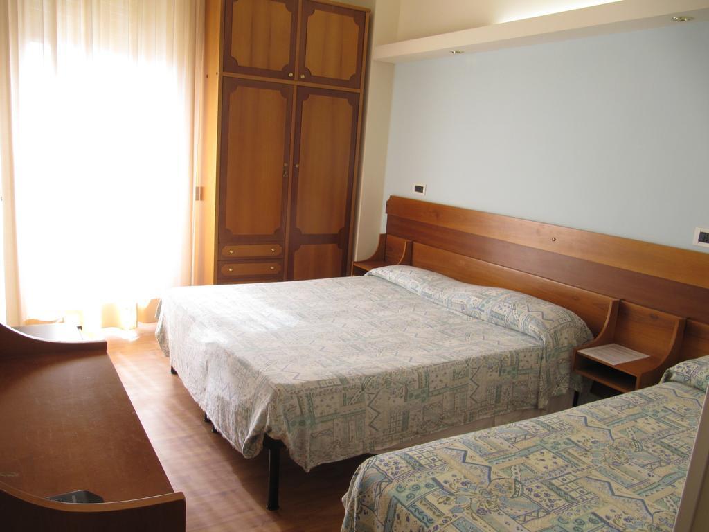 Hotel Sirena Senigallia Room photo